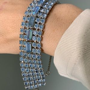 Gorgeous blue stone bracelet